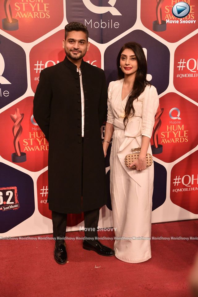 ablakhanii's tweet photo. Spotted @zaheerinfo with his Wife at red carpet of #QHSA16 #ZaheerAbbas https://t.co/SofdbM9qwA