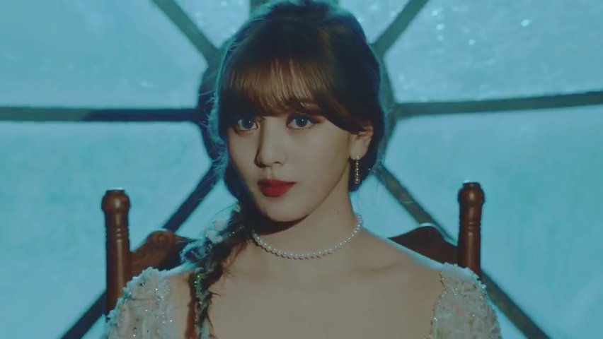 WorldOf_RPs's tweet photo. Jihyo memakai konsep Elsa dari Frozen, seorang ratu es yg terjebak dalam kesepian dan hati yg dingin https://t.co/wxJHhZ5PDE