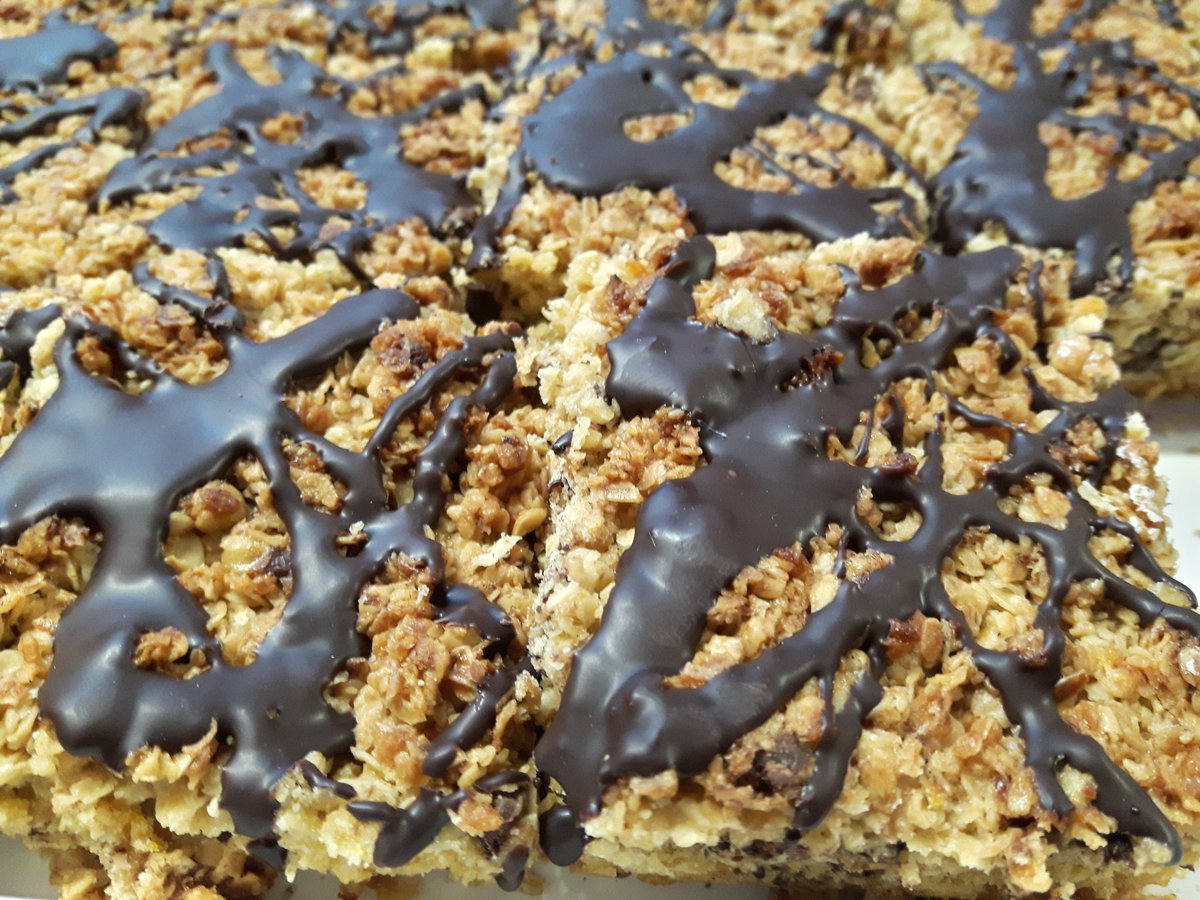 bakers_of's tweet photo. Yummie chocolate orange flapjack https://t.co/XDt3MsHRRy