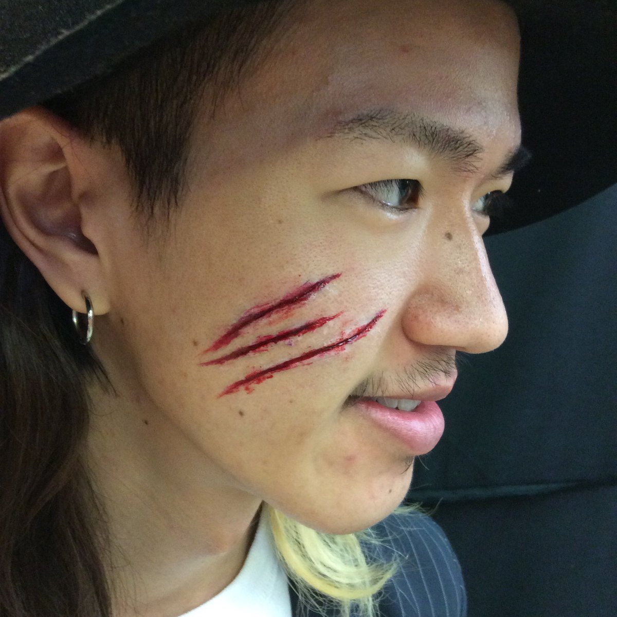 スーパースピンズ梅田hep Five店 Twitterren 続々とハロウィンメイクが完成しています キラキラアートメイクも引っかき傷 やホラーアートメイクまで 梅田をハロウィンで染めちゃいましょうっ スーパースピンズ 梅田 Halloween 傷メイク ハロウィン