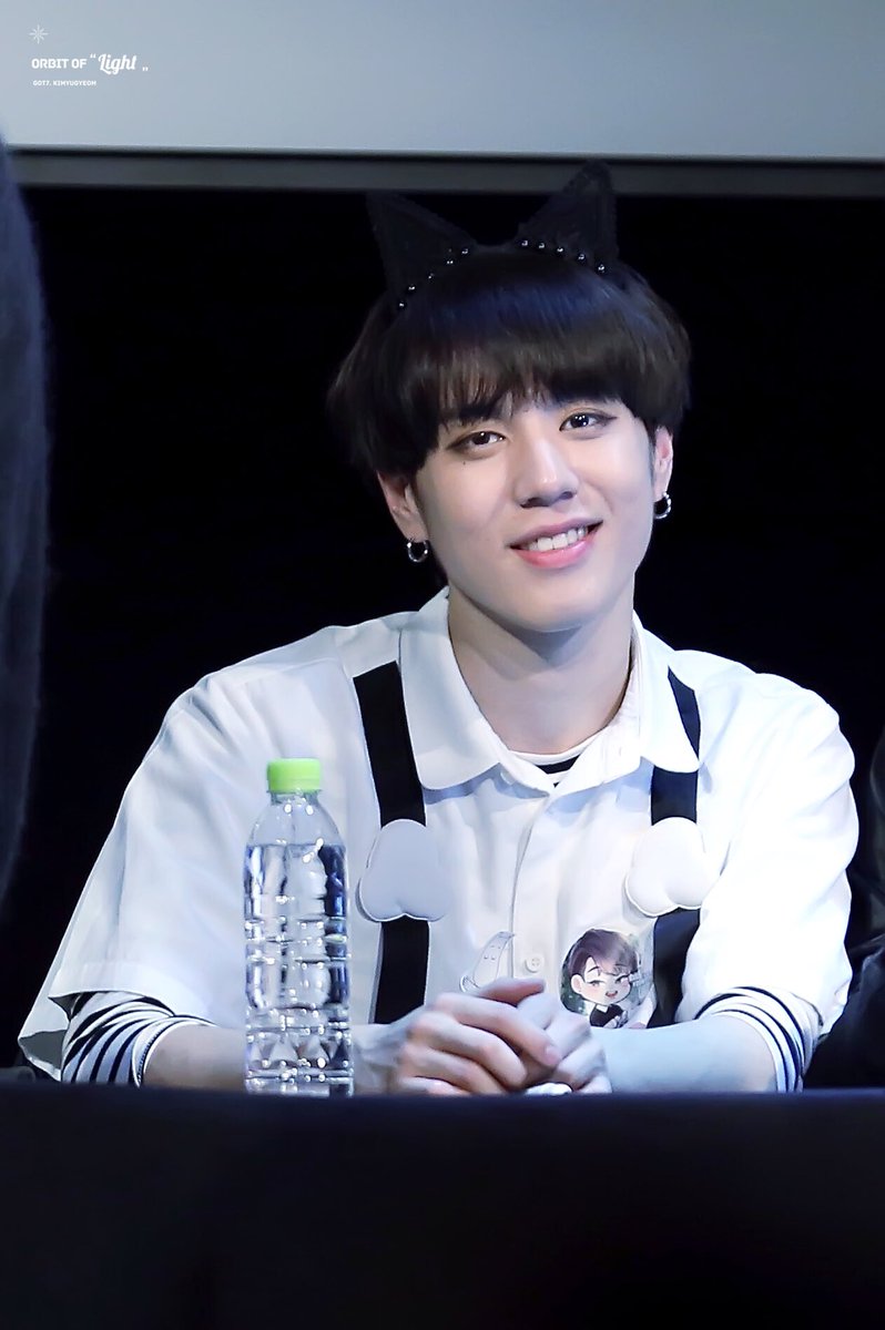 orbit_of_light's tweet photo. 일산 팬사인회 
#GOT7 #갓세븐 #유겸 #Yugyeom https://t.co/12rwW5pSA5
