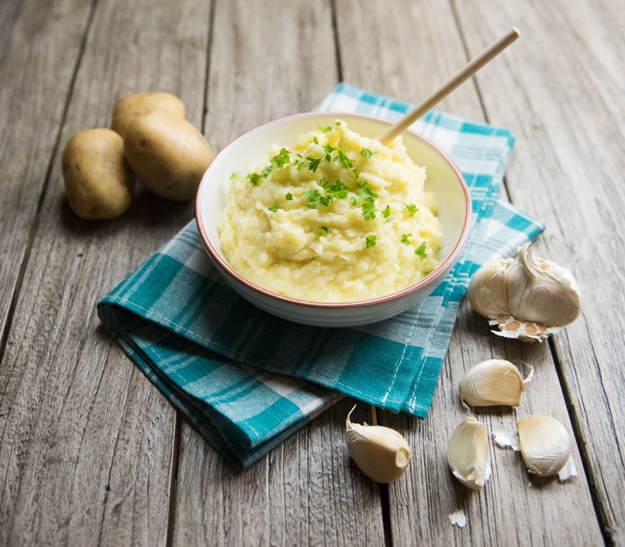 NordmannStudio's tweet photo. WORLD’S BEST GARLIC MASHED POTATOES is the perfect side dish for a lot of dishes in October.
#recipe #dinner #potato
https://t.co/6gwu73TOnM https://t.co/DtEOMnlC2t