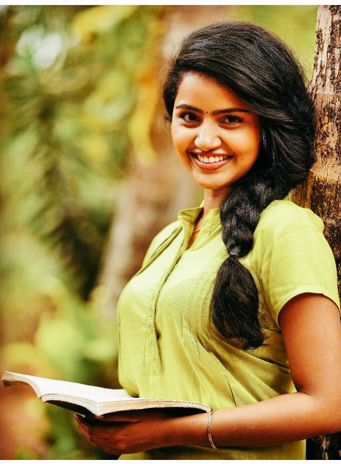 Nothing in the world is more beautiful than ur smile @anupamahere