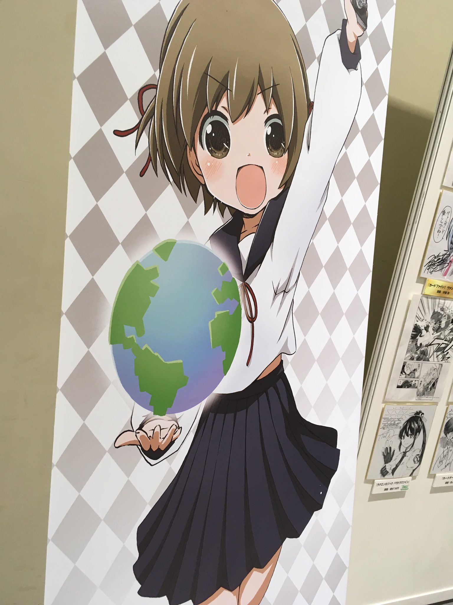 ヴァイスシュヴァルツ公式 Wgp広島 会場内に飾られた しよ子の特大スタンドバナーに貼られたqrコードを読み取ると Wgp会場限定のオリジナルスマホ壁紙がもらえちゃうよ ぜひgetしてくださいね Ws2tcg T Co Je6ztd45ms Twitter