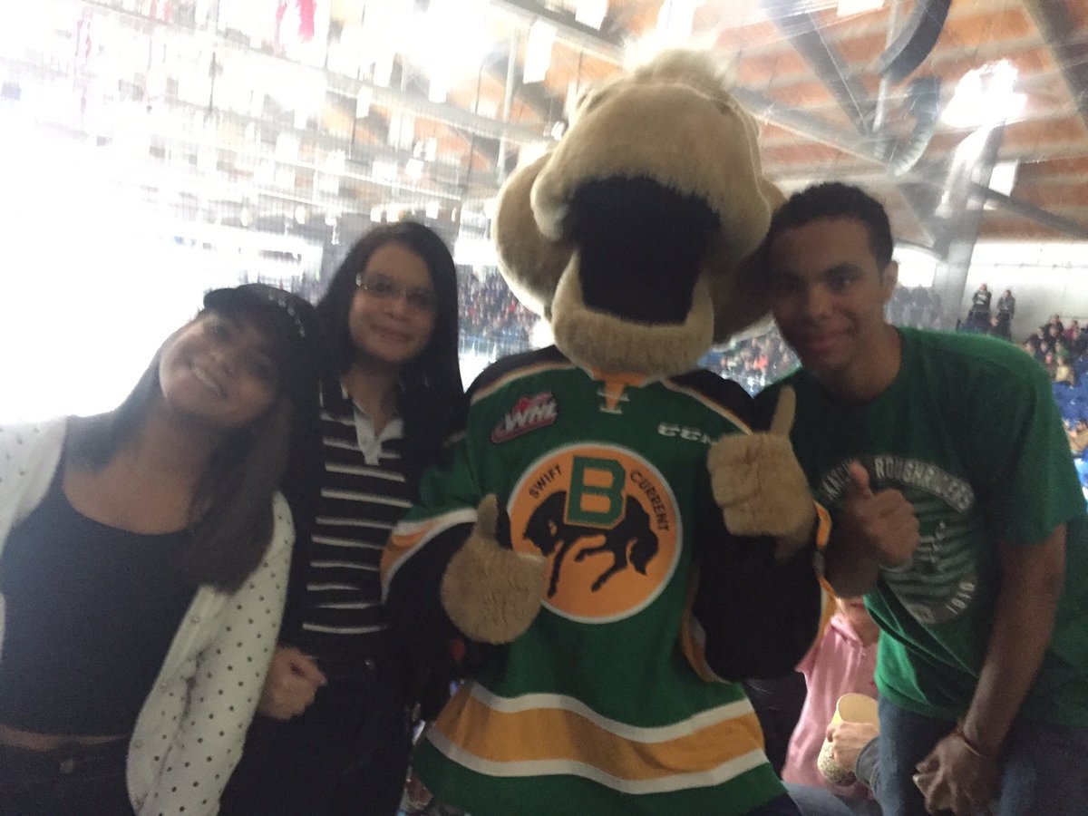 CIPchinooksask's tweet photo. The students had an awesome time @SCBroncos game tonight!  Got a pic with Charlie horse and made it on to the arena big screen!  Fun time! https://t.co/rpYL8mGgAA