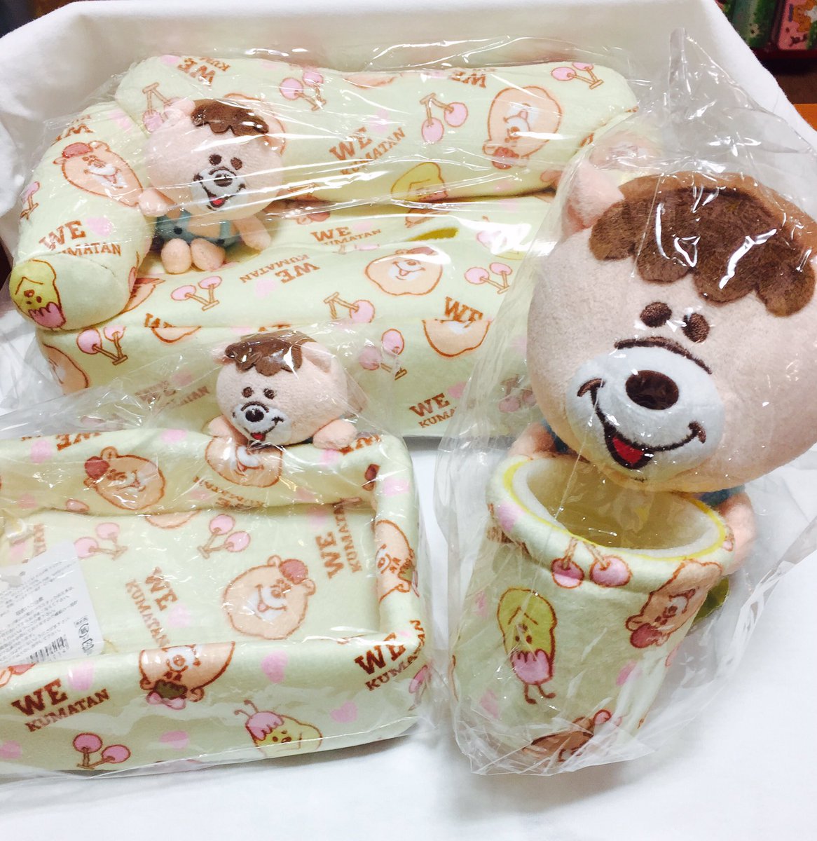 390kokura's tweet photo. 🐻新商品💓

大人���キャラクター【クマタン】の商品が入荷しております🙈❤️クッションやタオル、トートバッグなどなど😆🌟とっても可愛い商品ばかりですっ😍💯

元値はとても高価ですがサンキューマートはもちろん全品390円(+税)✌🏻️✨

#かわいいと思ったらRT https://t.co/scPlSlxsC1