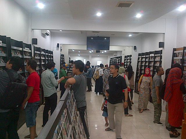 vertexdvd's tweet photo. #cari #fim #DVD #BluRay judul lengkap tempat nyaman ? ke @vertexdvd saja di Jl.Ambon 14 Bdg  #UANGKUID #socialshopping #trendingtopic https://t.co/xaBmkOJyIj