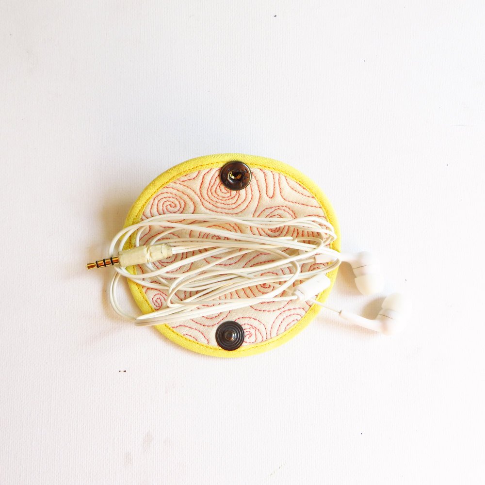 kuskatstudio's tweet image. Embroidered cord holder/iphone lover gift/cord keeper/gift for her/earphon… tuppu.net/fae80269 #tprtg #CordWrap