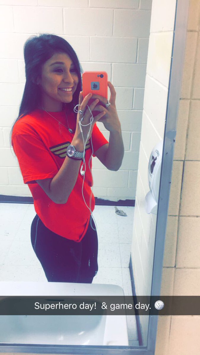 CelisiaCrz's tweet photo. Great Pep-rally, w great people & friends. Got that dub w my girls against hebron. 🤘🏾😈 #gsd #superherotheme #wedidwork 🤑 https://t.co/DPV0lcSDrI