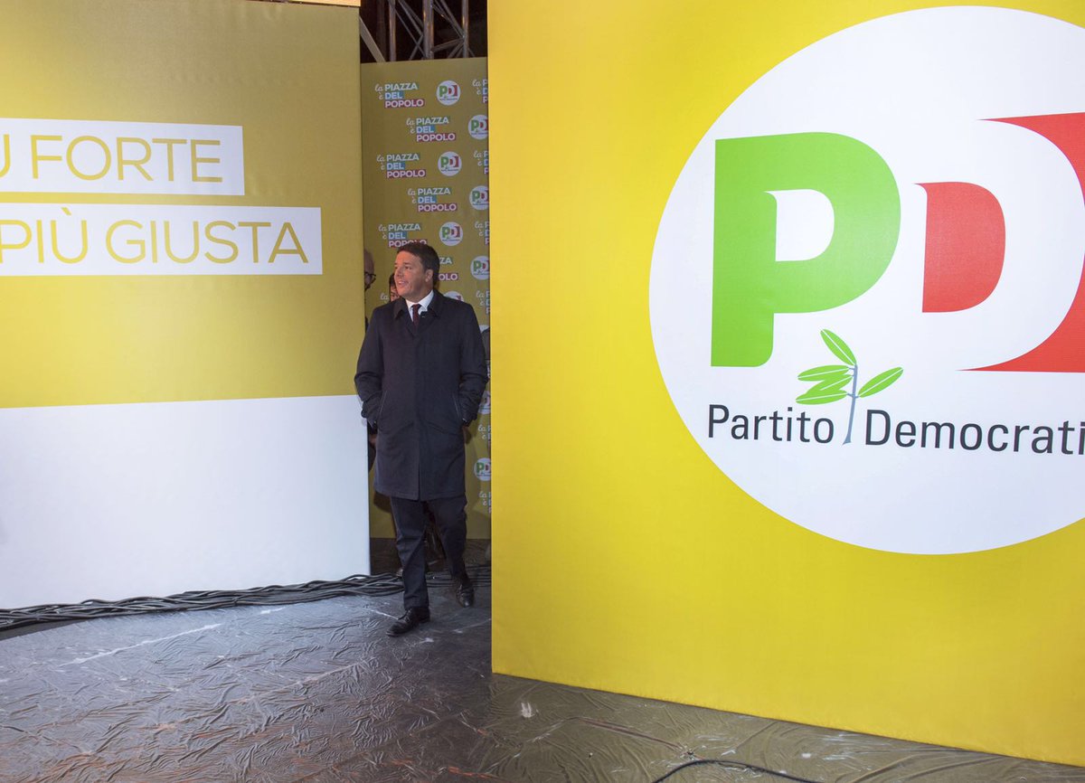 matteorenzi's tweet photo. Stanotte sopralluogo: tutto è pronto per abbracciarci #sivainpiazza
Buon viaggio al popolo dem in cammino verso Roma https://t.co/mZ5n9KRS7L