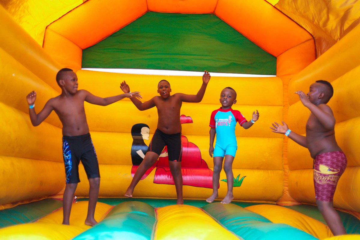 AquaWorldUganda's tweet image. Don’t forget to invite your friends along to join in the fun. #FunInTheSun #BouncingCastle