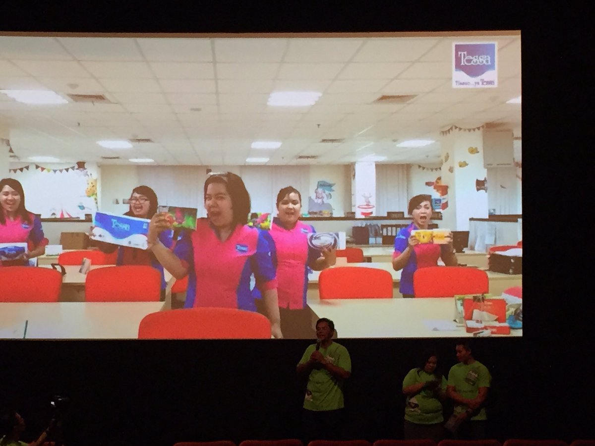 ini gaya PPAP dance ala <a href="/TissueYaTessa/">Tissue Ya Tessa</a> kocak bangettt #TessaMovieMani4 <a href="/DennyMersi/">dennise</a> <a href="/dhevibrata/">Dhevi Anggarakasih</a> <a href="/dessyengelika/">Dessy Engelika K</a> <a href="/Ricka_stkr/">Rika Siti Khadijah</a> @Lannyhn