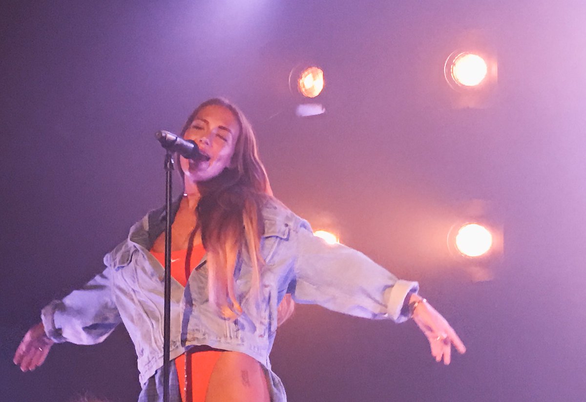 loverclementine's tweet photo. Angel in the centerfold. @NiykeeHeaton #centerfoldor https://t.co/dkfpghyEnX