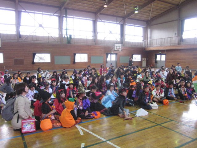 ひらやま児童館 On Twitter 平山台健康市民 支援センターでハロウィンを開催しました 子どもたちだけで103人も参加してくれました 動物やヒーロー プリンセスにモンスターと様々な変装をした子どもたち 参加して楽しい 見ても楽しいイベントになりました ご協力
