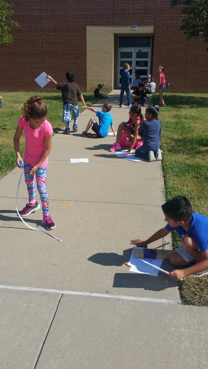 wsryan3rdgrade's tweet image. We catapulted into Force and Motion yesterday as we launched objects and took data. It was 2 pretty not 2. #wsryan @WSRyan_DISD @dentonisd