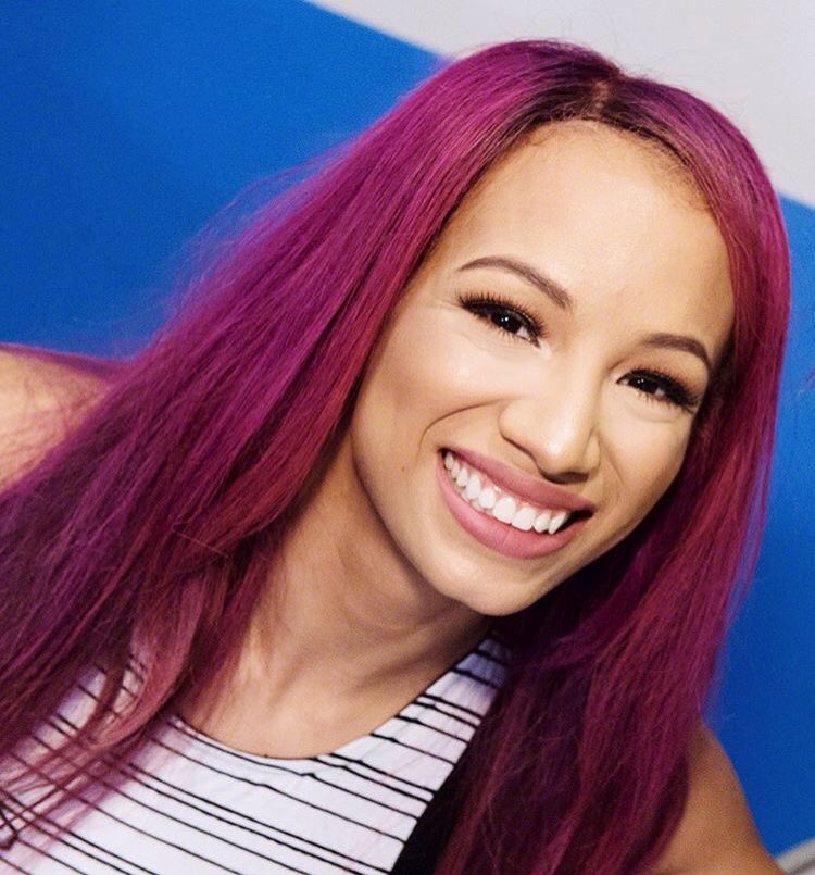 Käyttäjän Sasha Banks' pics twiitit.