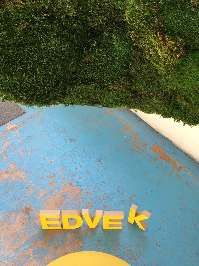 edvek_'s tweet photo. Alweer de 1-na-laatste dag op #DDW16 Lekker weer en leuke mensen vandaag #eindhoven @edvek_ https://t.co/pSMlDHvHx4