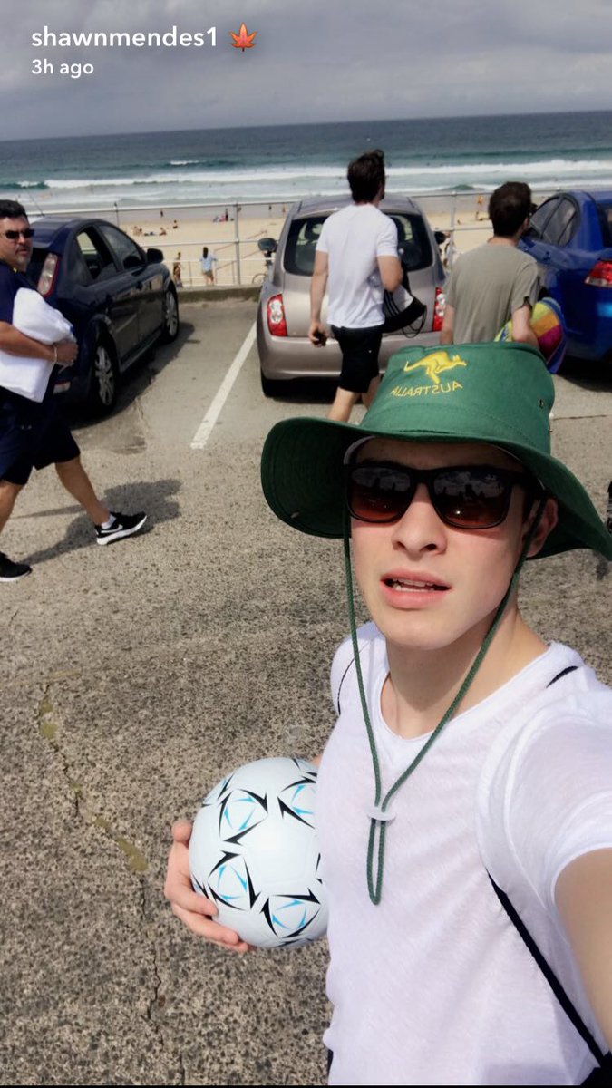erikaxrusso's tweet photo. #EMABiggestFansShawnMendes @ShawnMendes VOTE FOR THIS TOURIST! 🐨🇦🇺💙 https://t.co/7YAmVZD9Sj