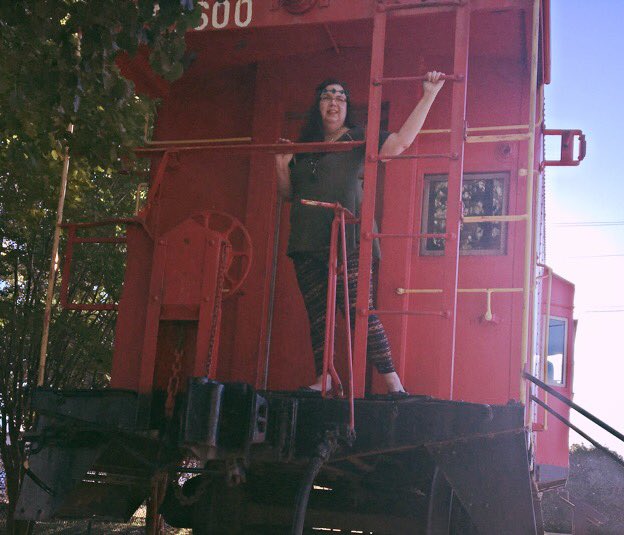 LaurieEpps2's tweet photo. All aboard 4 my #walkbackintime 4 my #fashionfridays column on my #fashionblog https://t.co/FSBJocPbND https://t.co/vMiJKFaFaW
