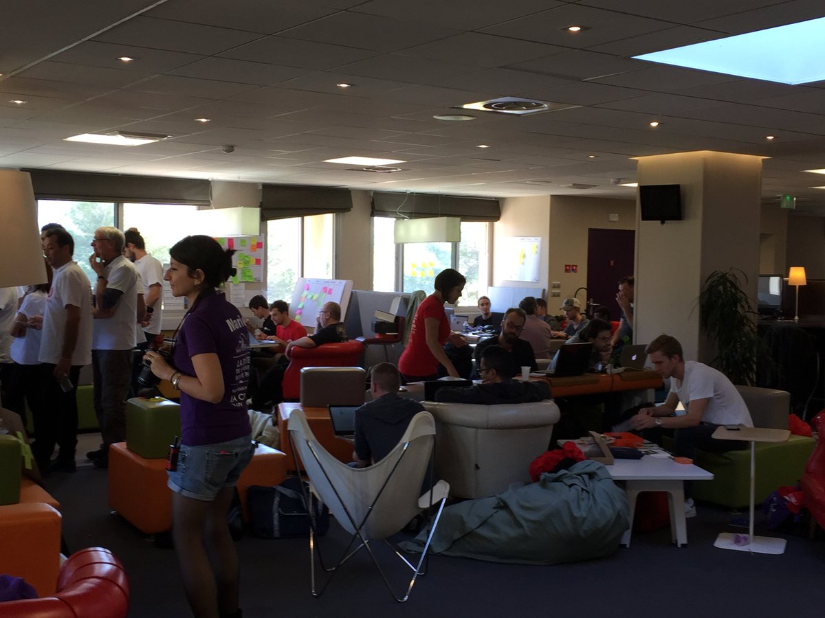 LeHubKBS's tweet photo. @LeHubKBS est transformé, les cellules crises s'activent et les projets mûrissent ! Deuxième journée du StartUp Week End @kedgebsMRS 
#swam https://t.co/SmcI10UwVx