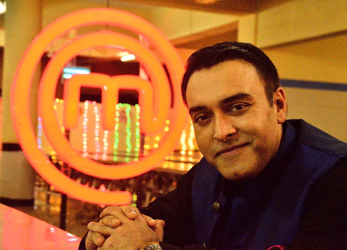 #Diwali - a time for showing gratitude &amp; togetherness. #MasterChefIndia celebrates this festive spirit tonight 8pm <a href="/StarPlus/">StarPlus</a> #dontmissit