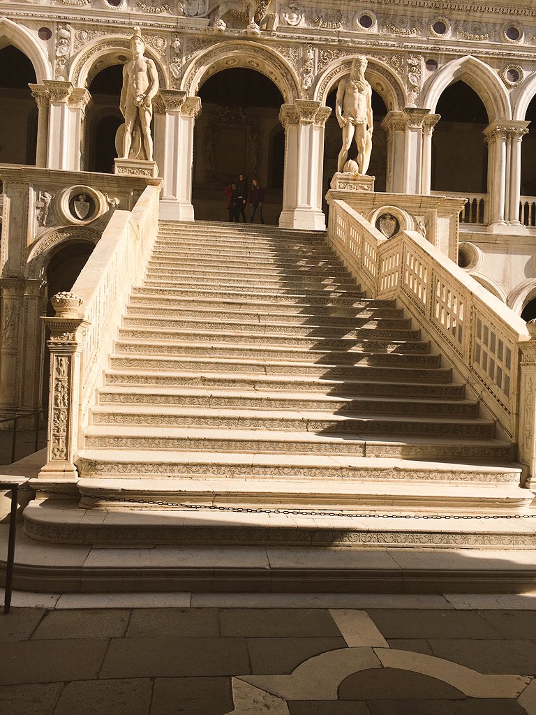 travel_basic's tweet image. Doge's Palace, Venice, Italy #travel #wanderlust #italy #TravelBlog #venice #tourist #palace #museo #palace