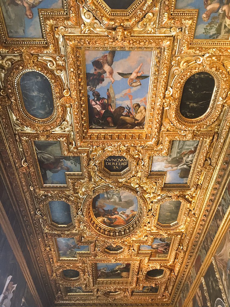 travel_basic's tweet image. Doge's Palace, Venice, Italy #travel #wanderlust #italy #TravelBlog #venice #tourist #palace #museo #palace