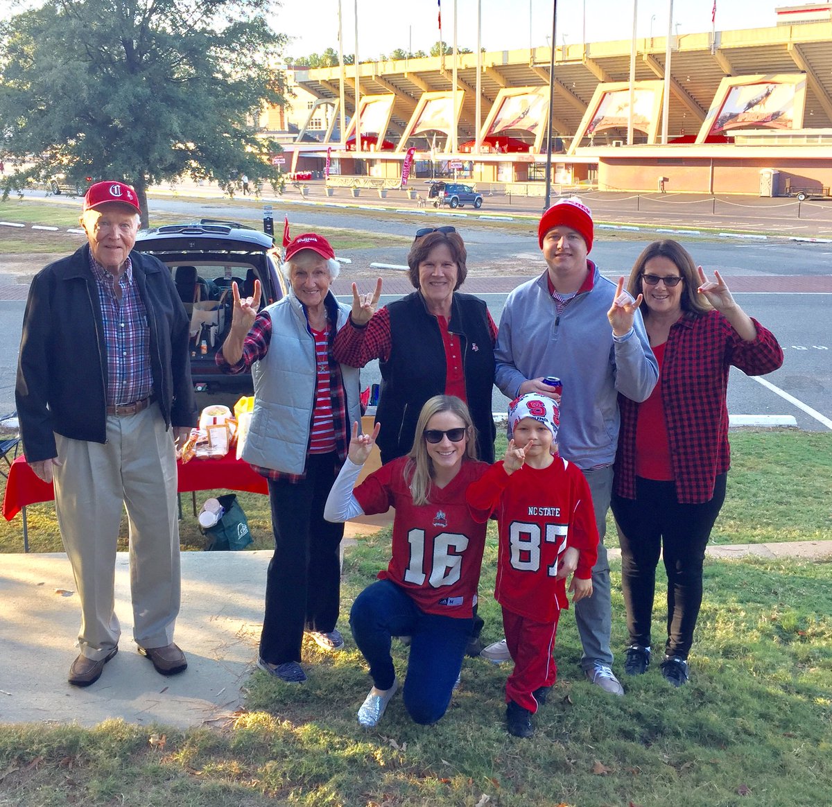 Mjmccloud's tweet photo. First to the tailgate 🍾🐾🐺❤️ @PackFootball #packpics #wolfpacknation #gopack https://t.co/rYBgb4ERai