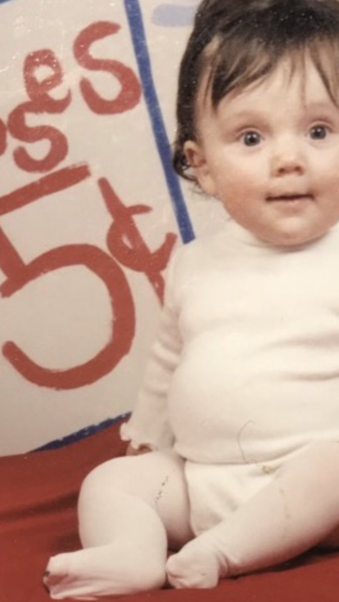 _tayclay8's tweet photo. when u realize ur parents tried to auction u off as a baby @taryn10ames https://t.co/9MQcaLFNuN