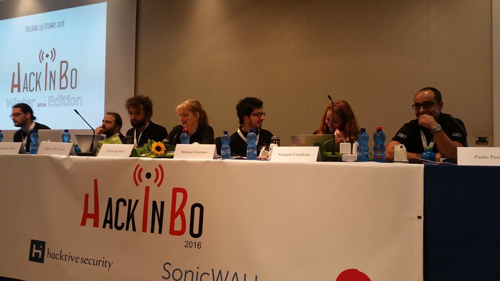 franzlab's tweet photo. Si comincia! #HiB16 #HackInBo2016 @HackInBo @carolafrediani @yvetteagostini @La_Cianfry https://t.co/2MyrO5No4K