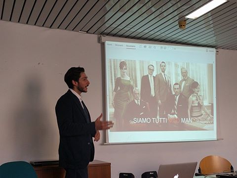 Comunica_Media's tweet photo. Ruolo e attività di un'agenzia di #pubblicità. Analisi e #creatività sui grandi clienti. Con G. Colasurdo di @Saatchi_Italy a @unitorvergata https://t.co/axI2qMgp4Z