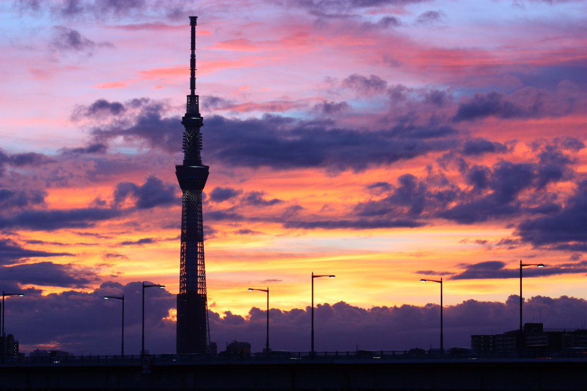 ysds99's tweet image. 今日もお疲れ様でした。♨️行きたい。
『いつかの夕焼け』

#写真好きな人と繋がりたい
#ファインダー越しの私の世界