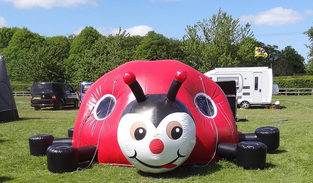 AuroraCPera's tweet photo. Inflatable #Playground #Tent in sizes for #children #parties, family gardens and #Camping! #traveling #picnic URL>> https://t.co/OPyM5tM9Hr https://t.co/mb2tguIHx3