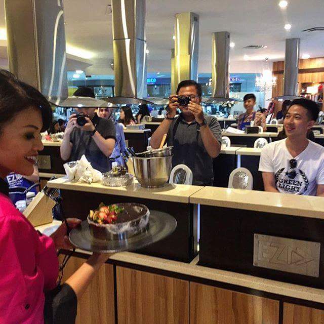 Great to see you Surabaya #EastJava! 🎉💖 cooking class hari ini <a href="/ezcookingbaking/">EZ Cooking Baking</a> Chocolate Mousse indulgence was on the menu 😉🍫 #Surabaya