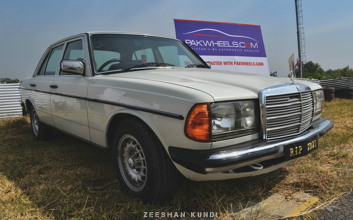 PakWheels's tweet photo. #mercedes At #pakwheelsautoshow #islamabad https://t.co/0Q2EFzDQsP