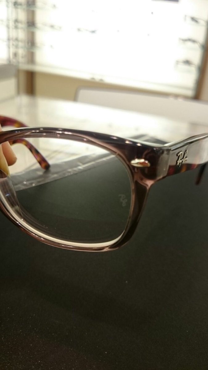 prina13's tweet photo. @ray_ban engraved optical lenses! #authentic #newera #raybanrox @DavidClulow #clearervision #exclusive @stefanome @jane_salway 👓👓🕶🕶😎😎😍😍 https://t.co/J6glebLt0P