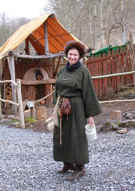 SCBP_Perth's tweet photo. This #WorkdaysandWeekends is Diana a tour guide from@ScottishCrannogAND farmer; her jobs are 2,500 years apart! https://t.co/hsV6qtRQP1 https://t.co/GS65CmSsJW