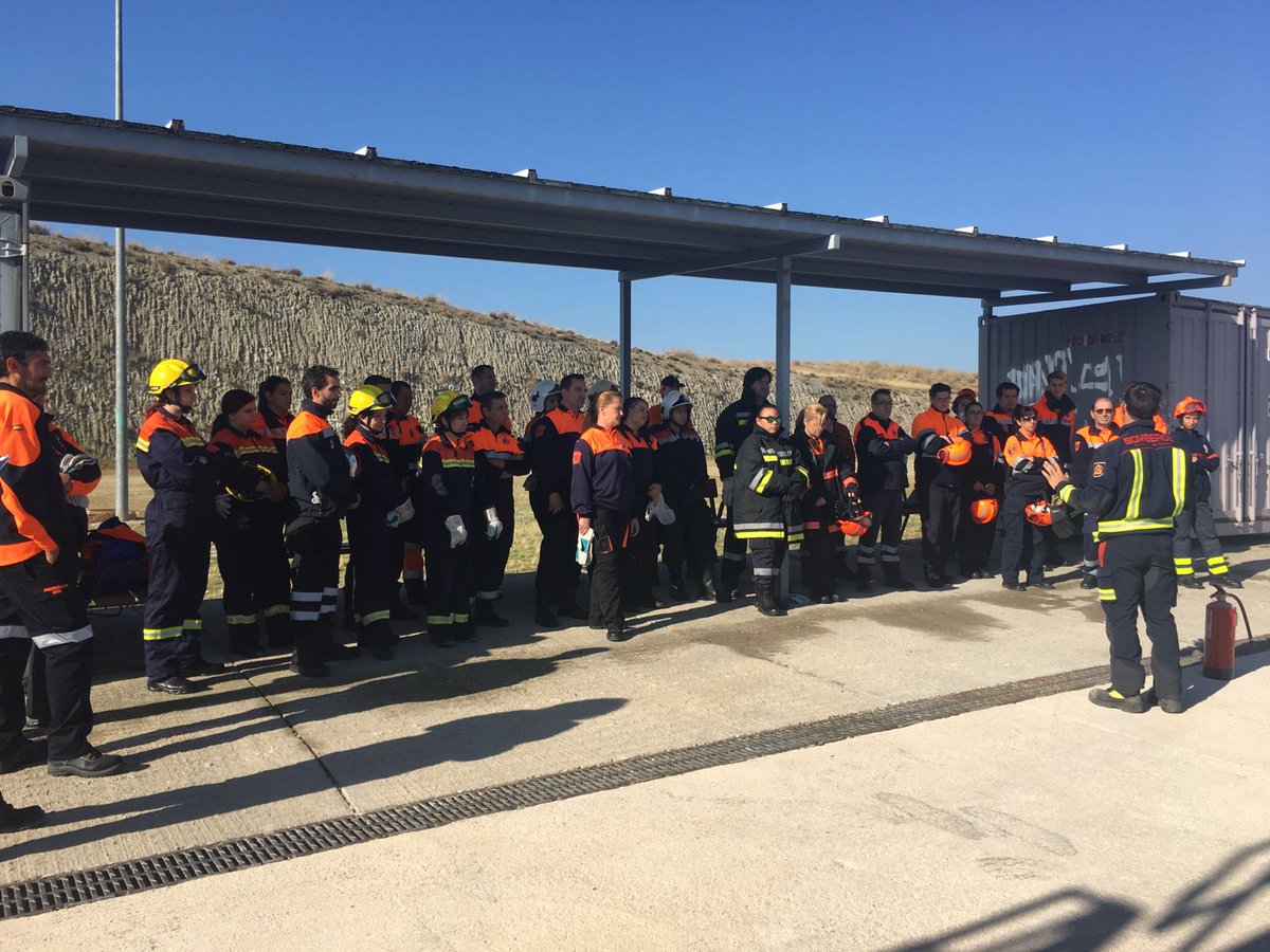 Alcobendas_Prot's tweet photo. La formación del voluntariado de Protección Civil es un pilar fundamental para el desarrollo de sus cometidos. #lasprotescuentan https://t.co/vrCGUBJieT