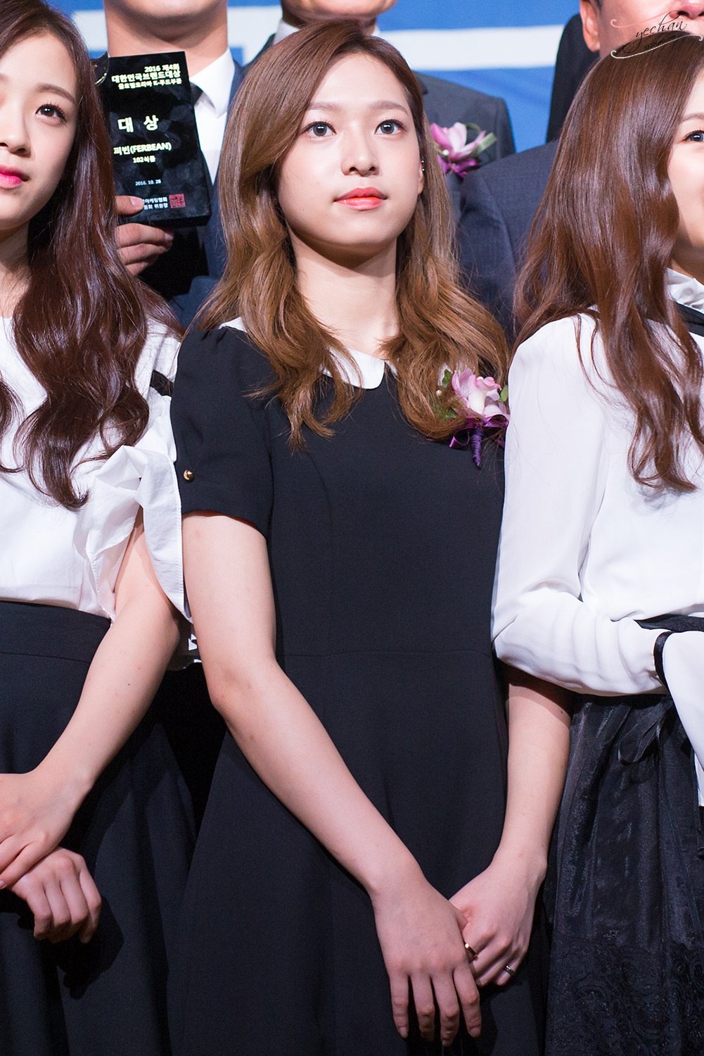 Cv7UAhYUIAUaHGe.jpg:orig