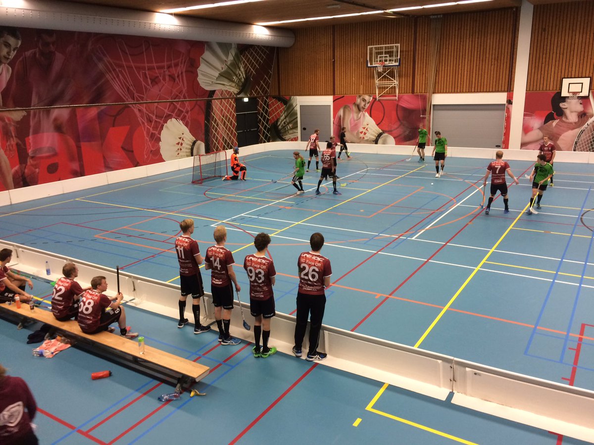 FaceOff_Live's tweet photo. Start of the last period! FO2 - Messed Up: 0-4. #floorball #FloorballNL https://t.co/Zjd6jWxGjy