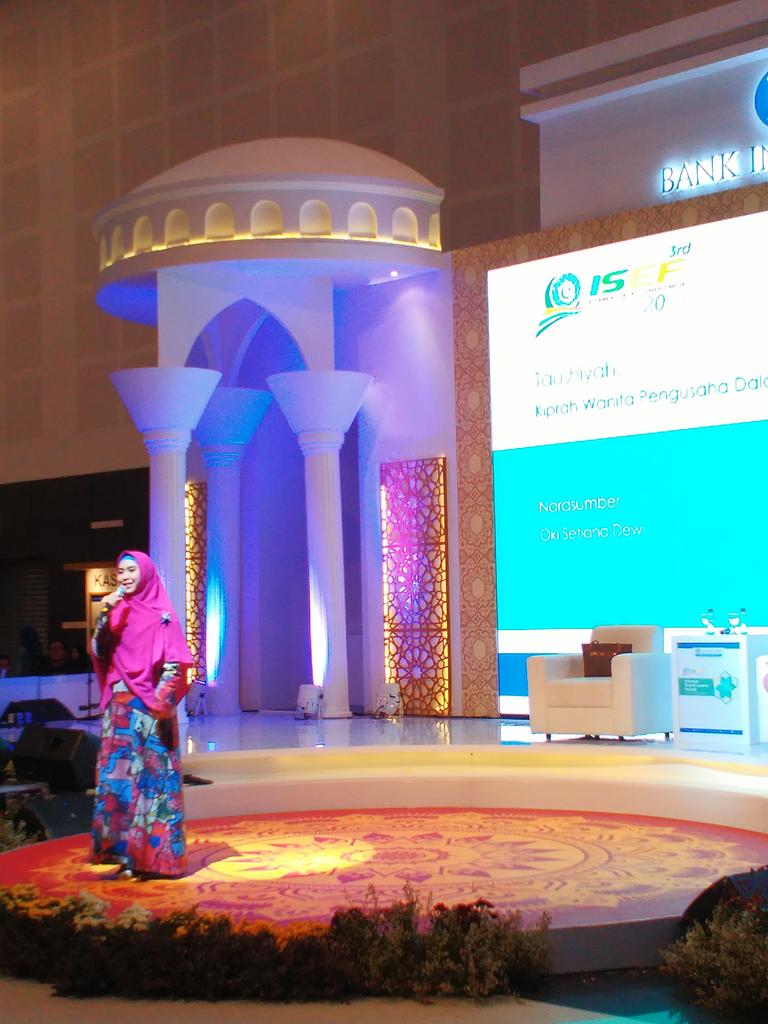 nurulhayatku's tweet photo. Now, Tausiyah Ustadzah Oki Setiana Dewi - Kiprah Wanita Pengusaha Dalam Perspektif Islam @isef_indonesia #isef2016 https://t.co/pcwCmoptNp