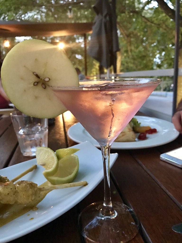A_Rompelberg's tweet photo. Loving this Pink Martini💕@KukaHazyview 🍸 https://t.co/zerbAohRmw