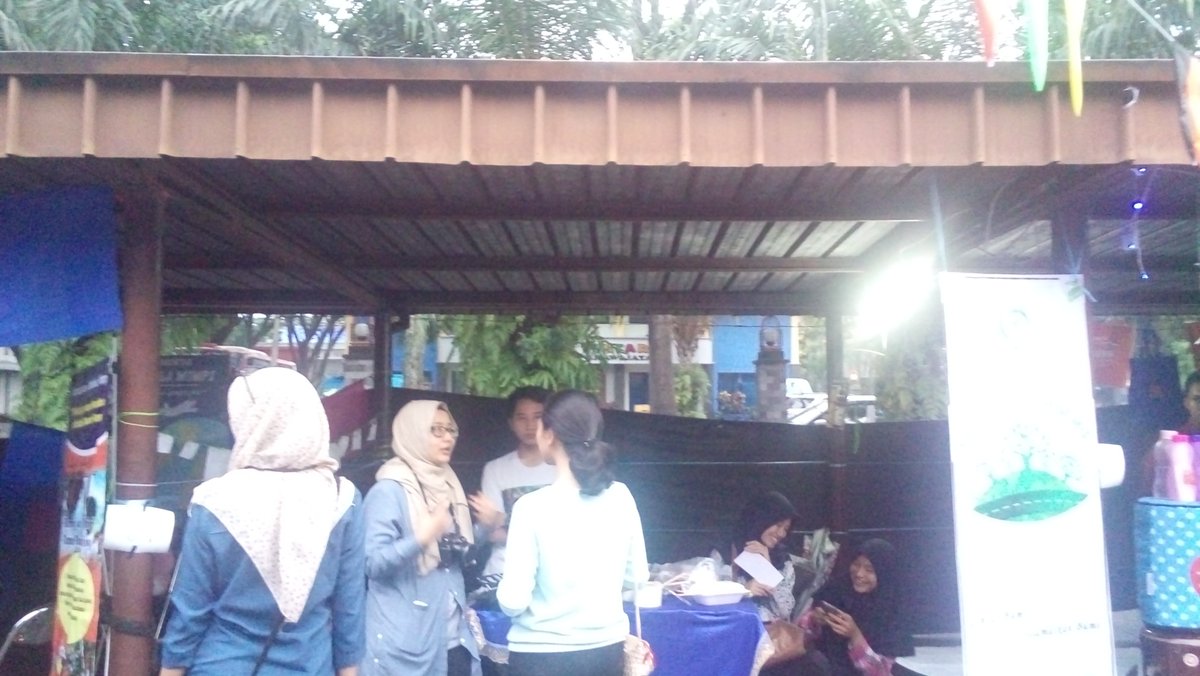 Yuk sini mampir ke stand 13.. Kita satu stand bareng Sobat Bumi nih 😉