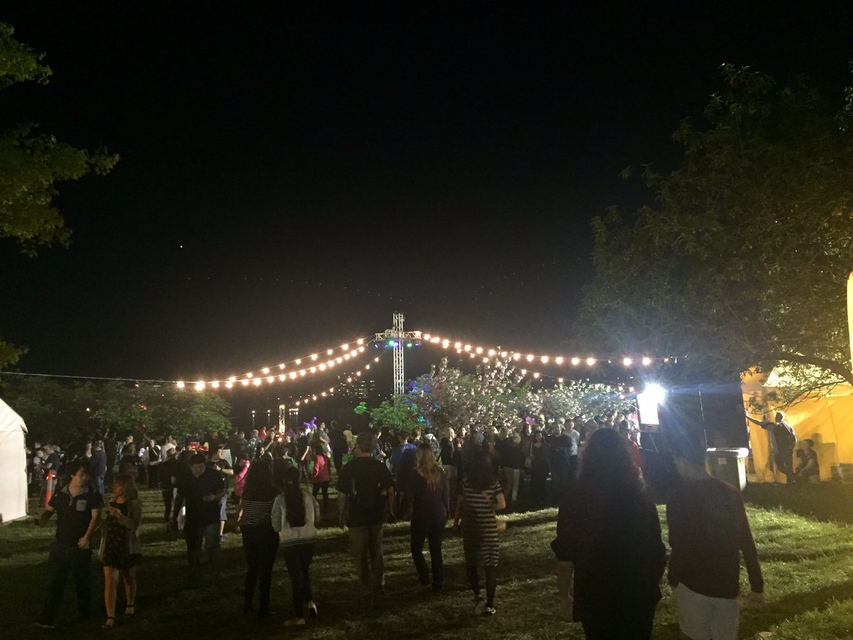 Myss_Ti's tweet photo. Some pictures from the Nara Candle Festival #cbr https://t.co/6Ixro4oTgK