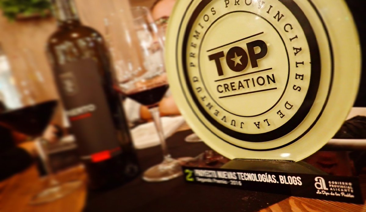 soy_vinero's tweet photo. Celebrando el segundo premio de los #topcreation2016 en la categoría de #blogs. ¡Gracias a todos y viva el #vino! https://t.co/Tgcwlq9Iyn