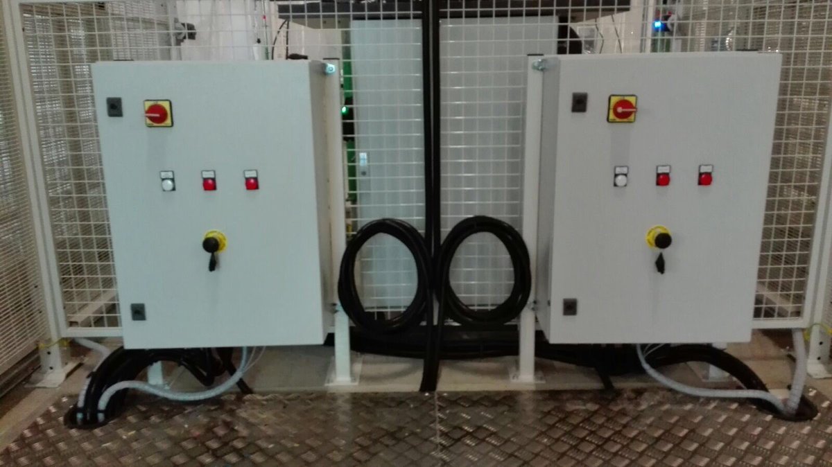 accesssafety2's tweet photo. 3ème et dernière phase Airbus. Good job merci à tous. #robotique #protectionmachine #cloisongrillagée https://t.co/vty1JNodnh