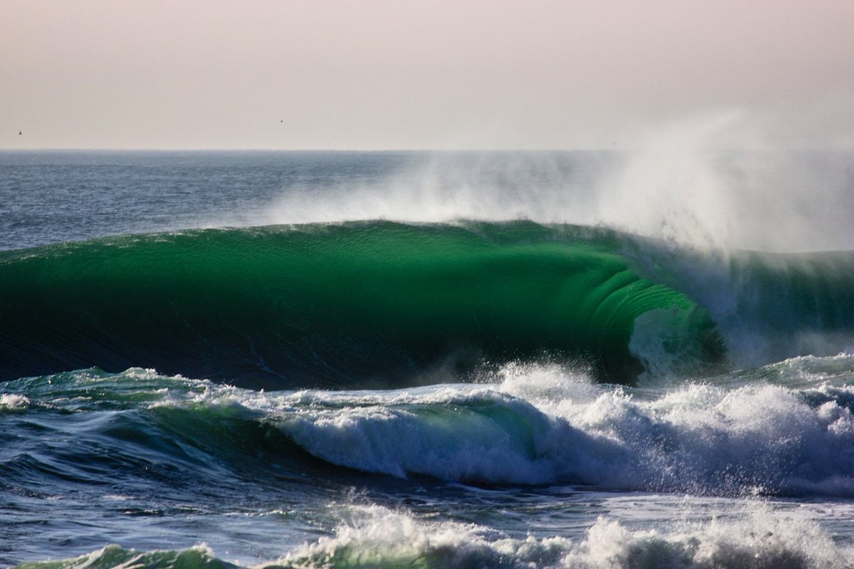 surfaroundeire's tweet photo. Vortex to another dimension #surfingireland #WildAtlanticWay https://t.co/2jDThysmL9