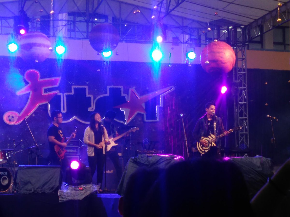 futstarbm's tweet photo. NOW!!✨ Artfest 🎉🎉🎊 https://t.co/EC8JCzOesq