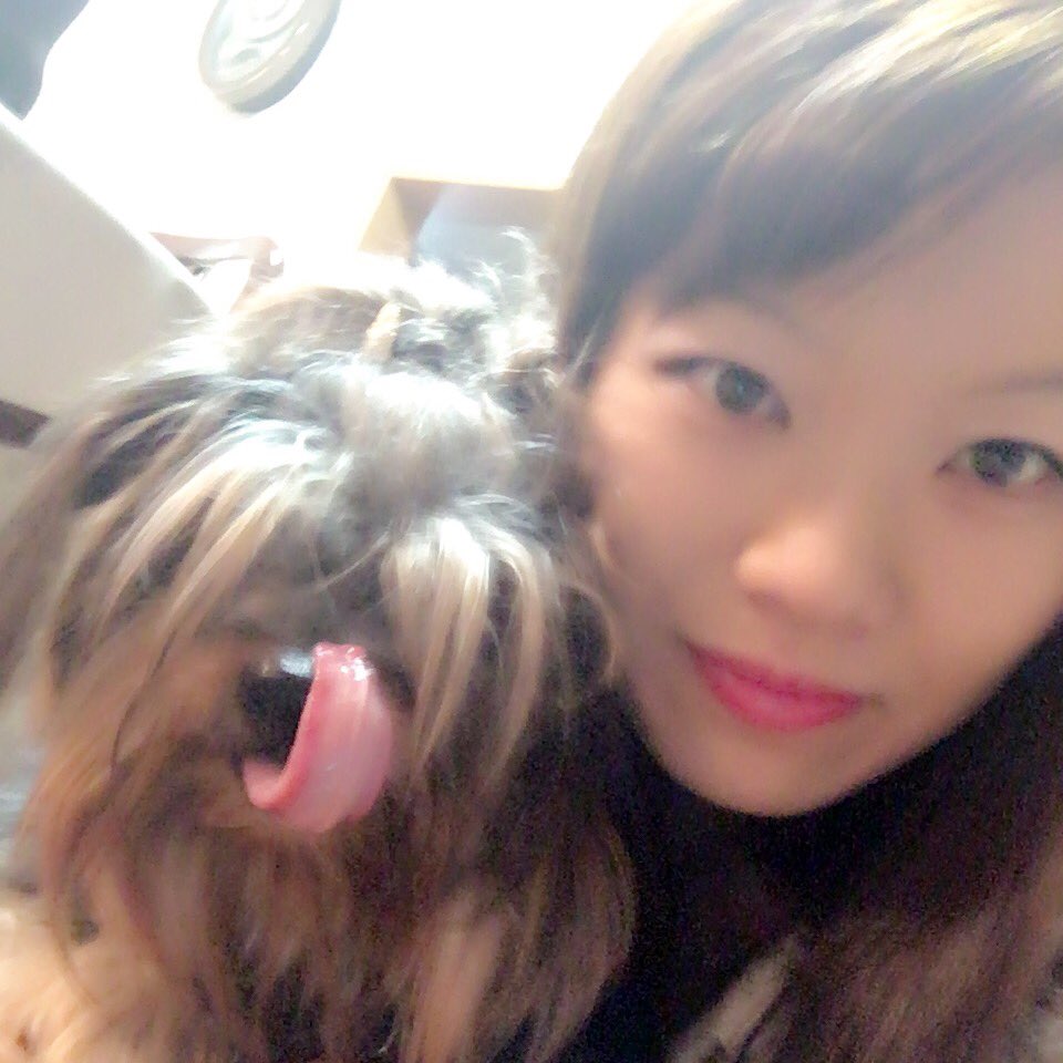 SOS_Chihiro's tweet image. 全然最近Twitterも更新できず😭
看護師1年目でまだまだ課題や勉強に追われて多忙で寝不足な毎日ですが、こんな私を今も見守って応援してくれる優しき皆様本当にありがとうございます！一人前の看護師目指して苦しくても柱から転げ落ちそうでも頑張ります！こんな私をこれからもよろしくです🌟