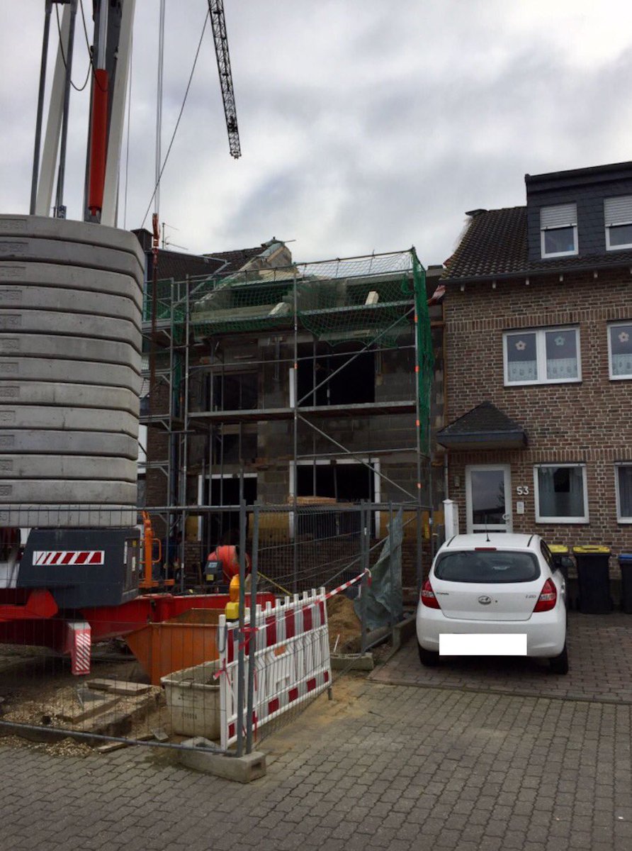 ac_bauplanung's tweet photo. Neubau eines Mehrfamilienhauses mit 3 WE in #Alsdorf. #ACProjekt Baustelle aktuell, KW43/2016. #Wohnungsbau #Städteregion #Aachen https://t.co/zCMFDQwFOl